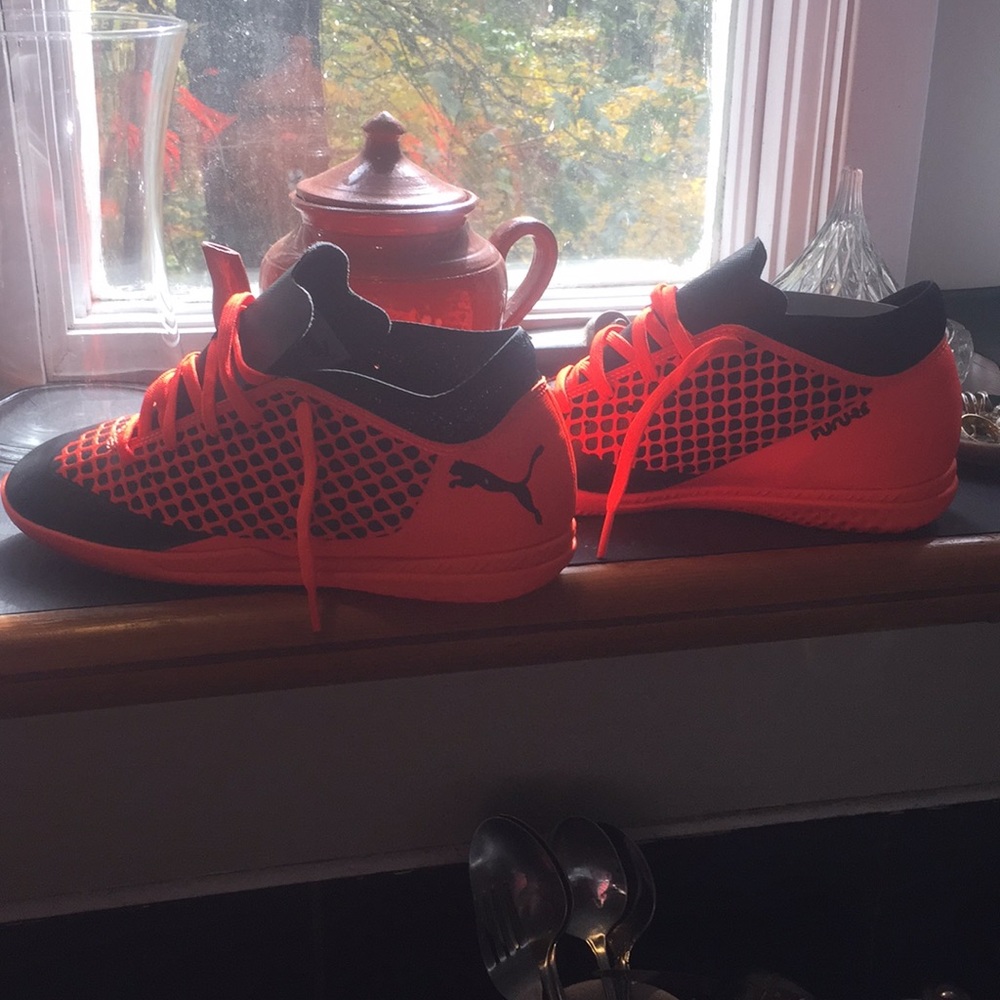 Puma indoor soccer shoes